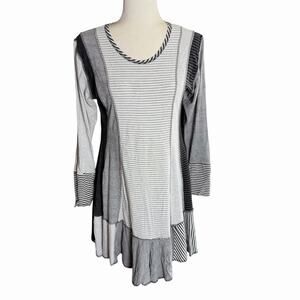 Cameleon Minnesota Bamboo Dress Black Gray Striped M/L Abstract Artsy Flouncy